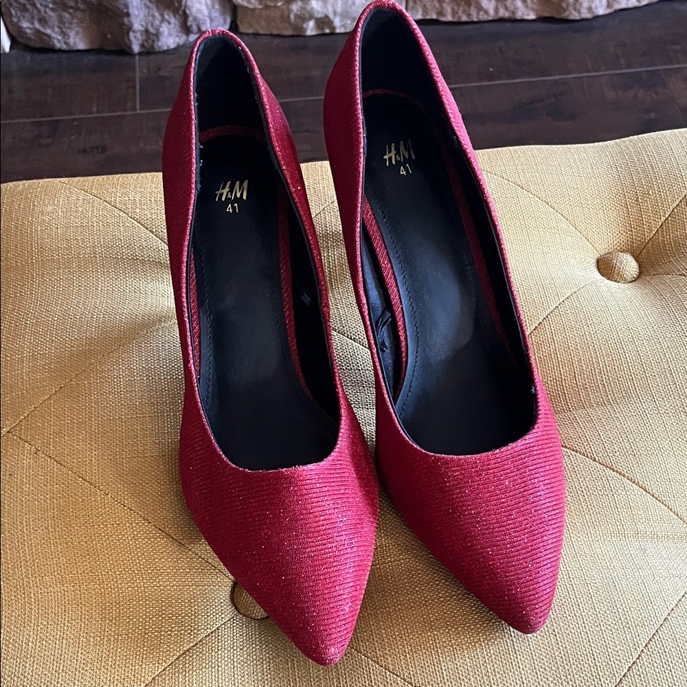 H&M Women's Red Sparkle Pointed Toe Pumps